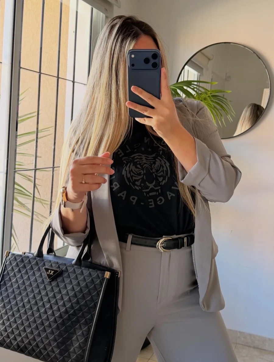Eva  gris 