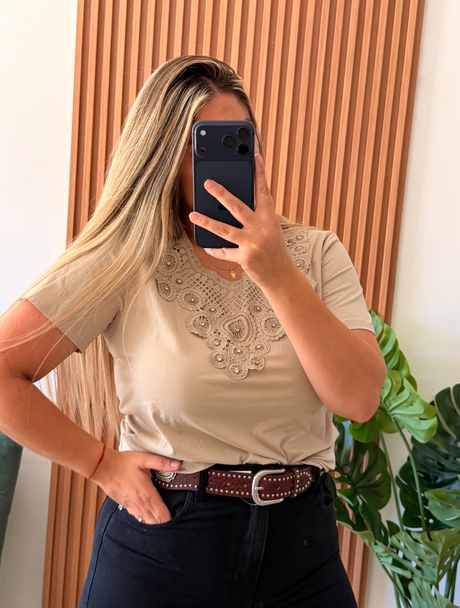 Remera guipure