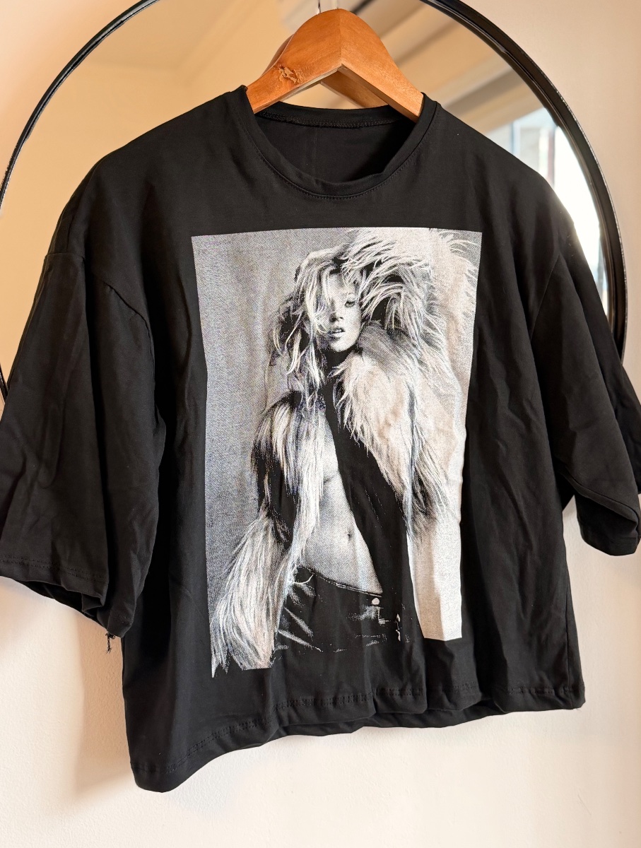 Remera boxy foto piel